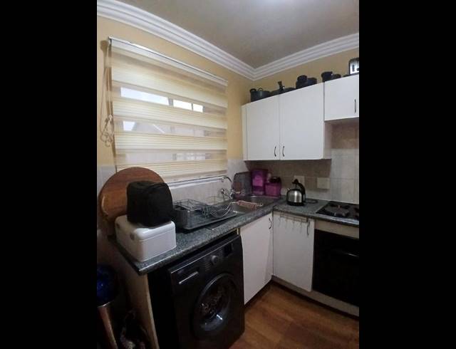 2 BEDROOM APARTMENT FOR SALE IN WILGEHEUWEL